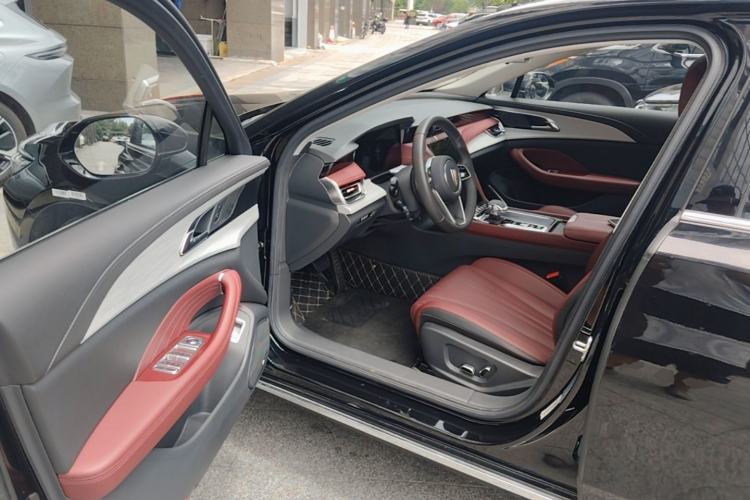 Used Hongqi H5 2025 2.0T Automatic Flagship 500 000th Unit Anniversary Edition Driver Seat