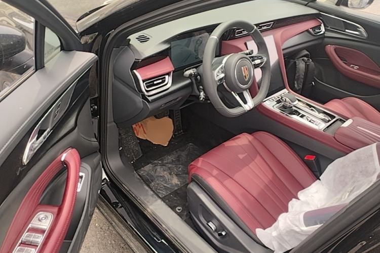 Used Hongqi H5 2025 Model 2.0T Automatic Xuan Ying 2 Million Units Commemorative Edition Driver Seat