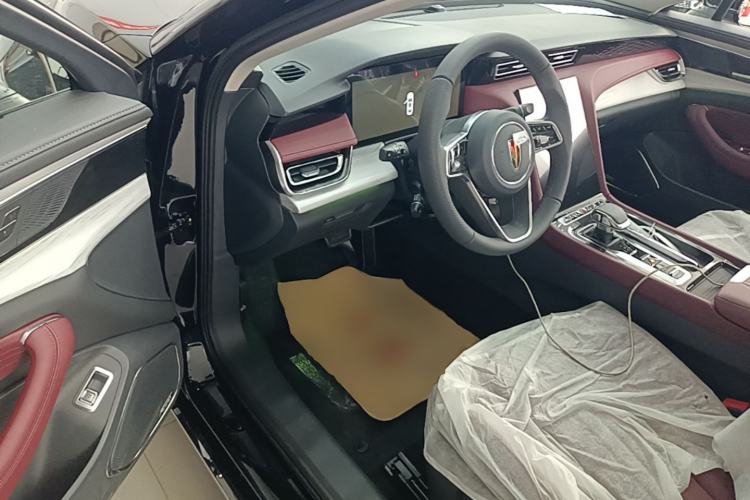 Used Hongqi H5 2025 2.0T Automatic Flag Edition – 500 000 Units Commemorative Version Driver Seat