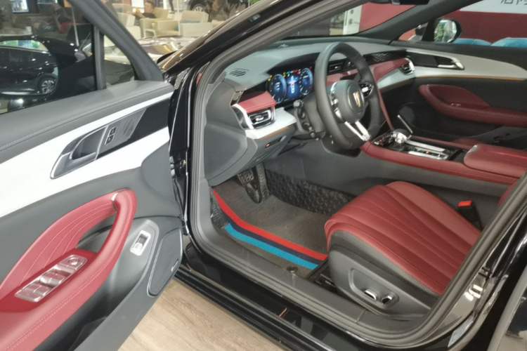 Used Hongqi H5 2025 2.0T Automatic Xuan Ying Edition Driver Seat