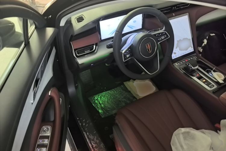 Used Hongqi H5 2025 2.0T Automatic Flag Edition – 500 000 Units Commemorative Version Driver Seat