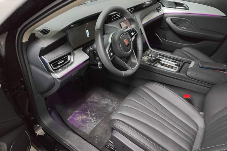 Used Hongqi H5 2025 2.0T Automatic Flag Edition – 500 000 Units Commemorative Version Driver Seat