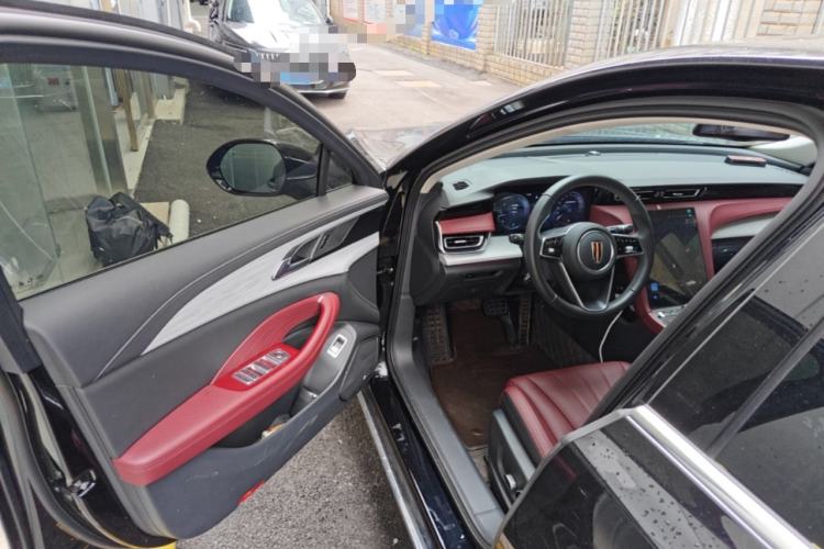 Used Hongqi H5 2025 2.0T Automatic Flag Edition – 500 000 Units Commemorative Version Driver Seat