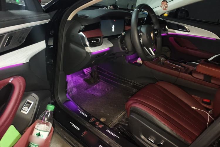 Used Hongqi H5 2025 2.0T Automatic Flag Edition – 500 000 Units Commemorative Version Driver Seat