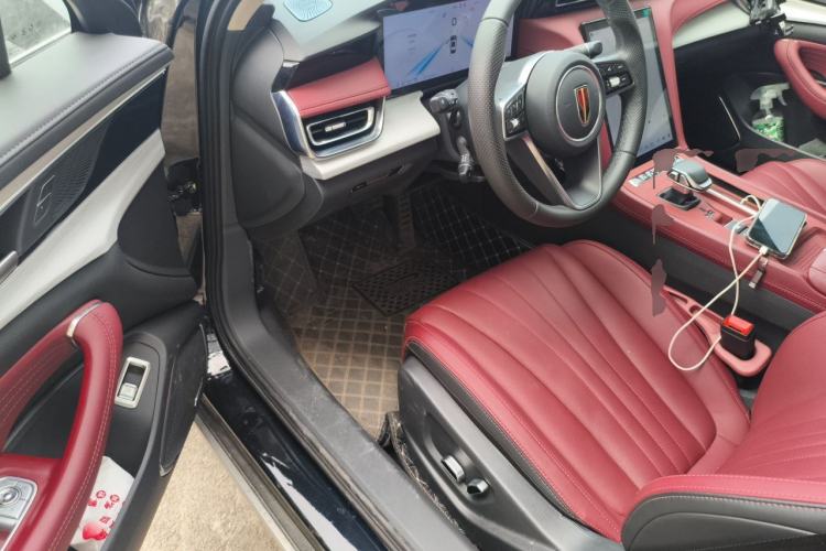 Used Hongqi H5 2025 2.0T Automatic Flag Edition – 500 000 Units Commemorative Version Driver Seat