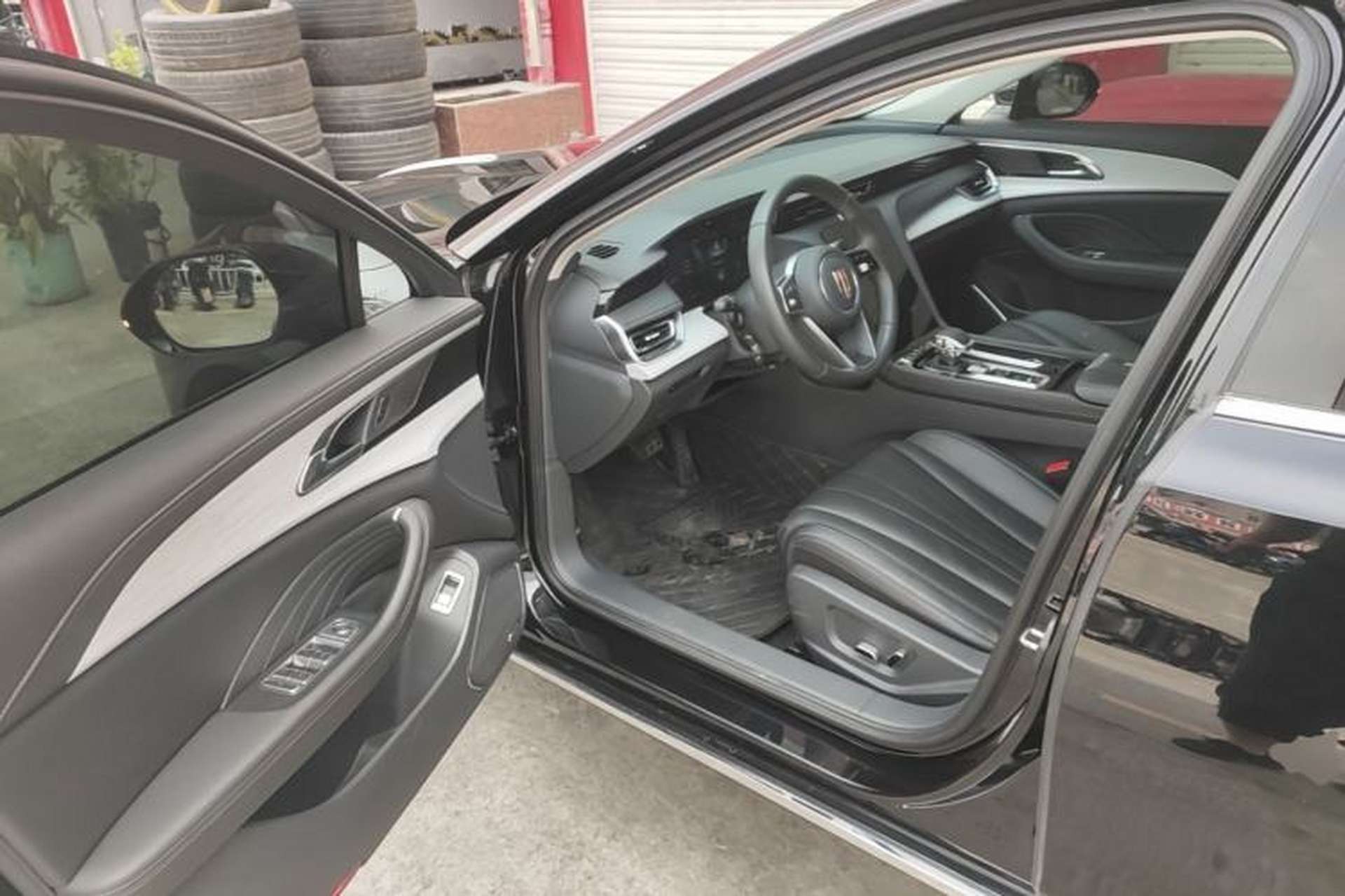 Used Hongqi H5 2025 2.0T Automatic Flag Edition – 500 000 Units Commemorative Version Driver Seat