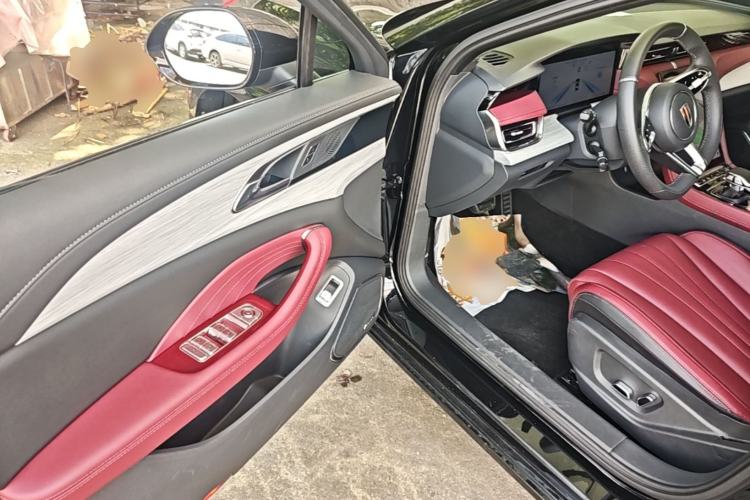 Used Hongqi H5 2025 2.0T Automatic Xuan Ying Edition Driver Seat