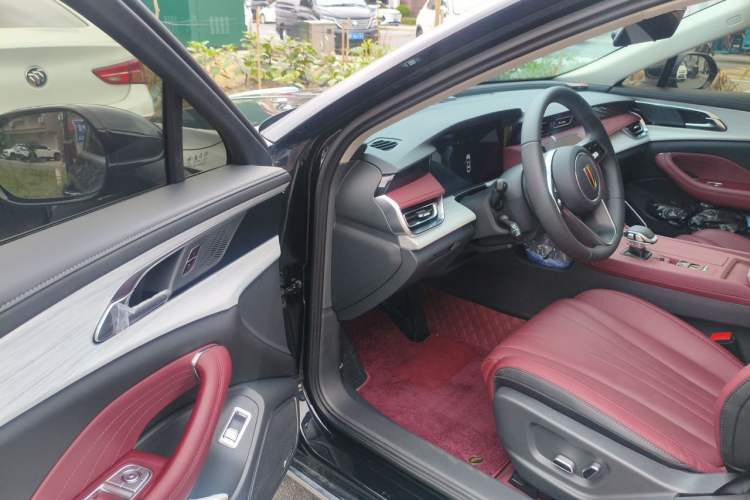 Used Hongqi H5 2025 2.0T Automatic Flag Edition – 500 000 Units Commemorative Version Driver Seat