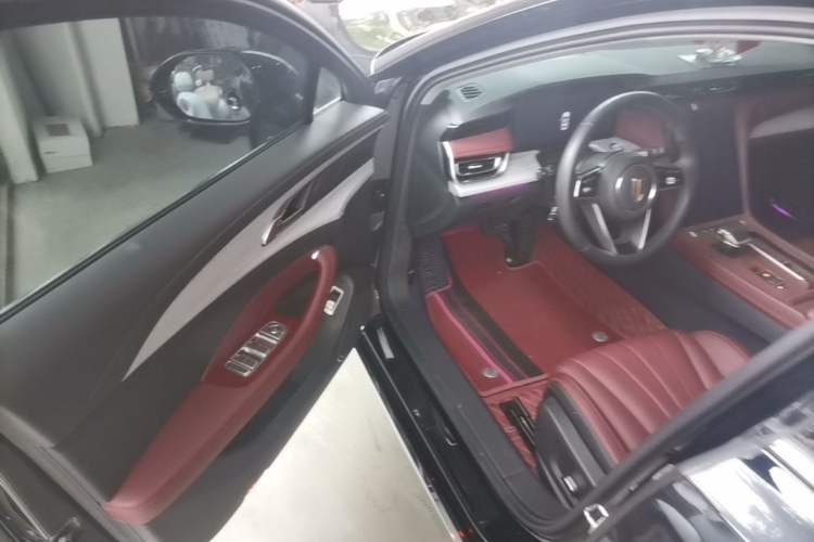 Used Hongqi H5 2025 2.0T Automatic Flag Edition – 500 000 Units Commemorative Version Driver Seat