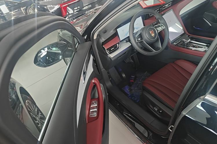Used Hongqi H5 2025 2.0T Automatic Flag Edition – 500 000 Units Commemorative Version Driver Seat
