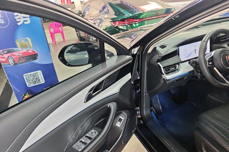 Used Hongqi H5 2025 2.0T Automatic Flag Edition – 500 000 Units Commemorative Version Driver Seat