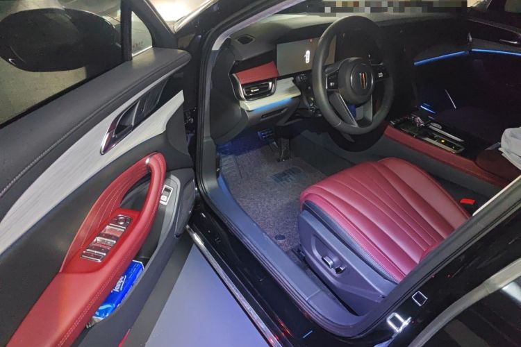 Used Hongqi H5 2025 2.0T Automatic Flag Edition – 500 000 Units Commemorative Version Driver Seat