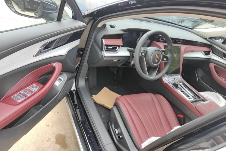 Used Hongqi H5 2025 2.0T Automatic Flagship 500 000th Unit Anniversary Edition Driver Seat