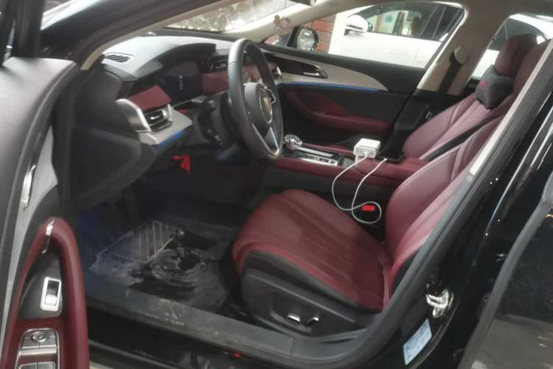 Used Hongqi H5 2025 2.0T Automatic Flag Edition – 500 000 Units Commemorative Version Driver Seat