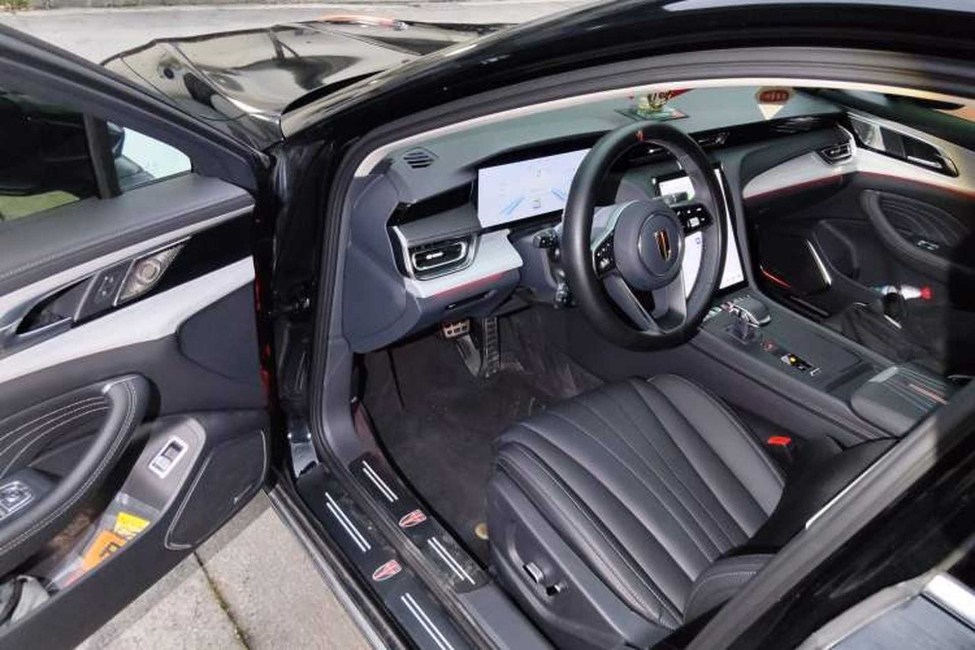 Used Hongqi H5 2025 2.0T Automatic Flag Edition – 500 000 Units Commemorative Version Driver Seat