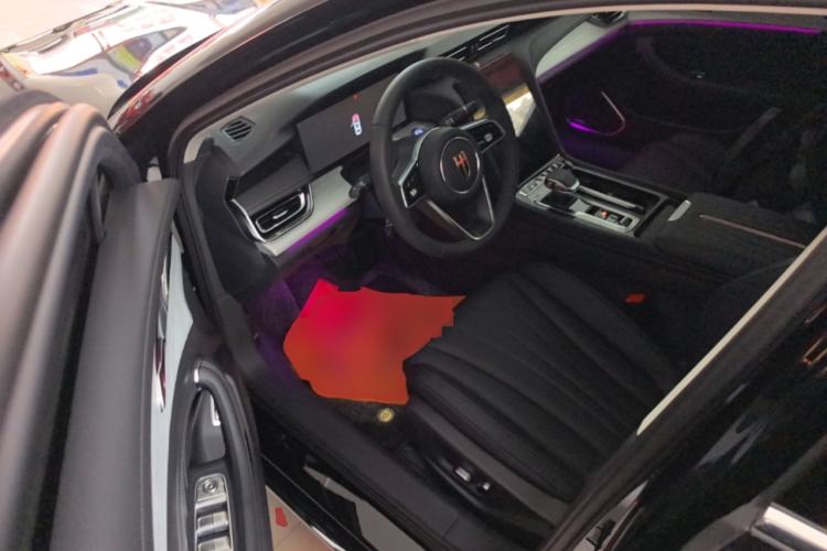 Used Hongqi H5 2025 2.0T Automatic Flag Edition – 500 000 Units Commemorative Version Driver Seat