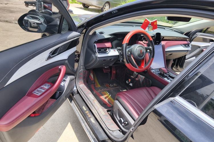 Used Hongqi H5 2025 2.0T Automatic Flag Edition – 500 000 Units Commemorative Version Driver Seat