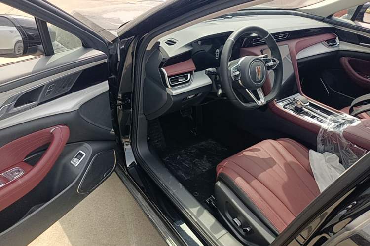 Used Hongqi H5 2025 1.5T DCT Xuan Ying Edition Driver Seat