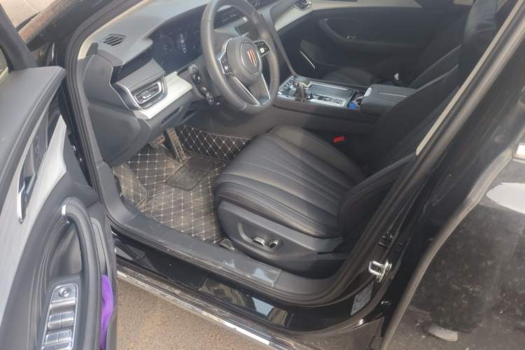 Used Hongqi H5 2025 2.0T Automatic Flag Edition – 500 000 Units Commemorative Version Driver Seat
