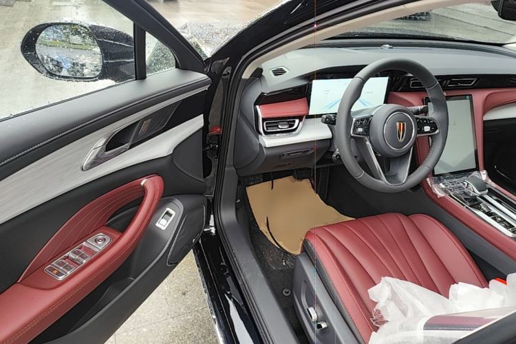 Used Hongqi H5 2025 2.0T Automatic Flag Edition – 500 000 Units Commemorative Version Driver Seat