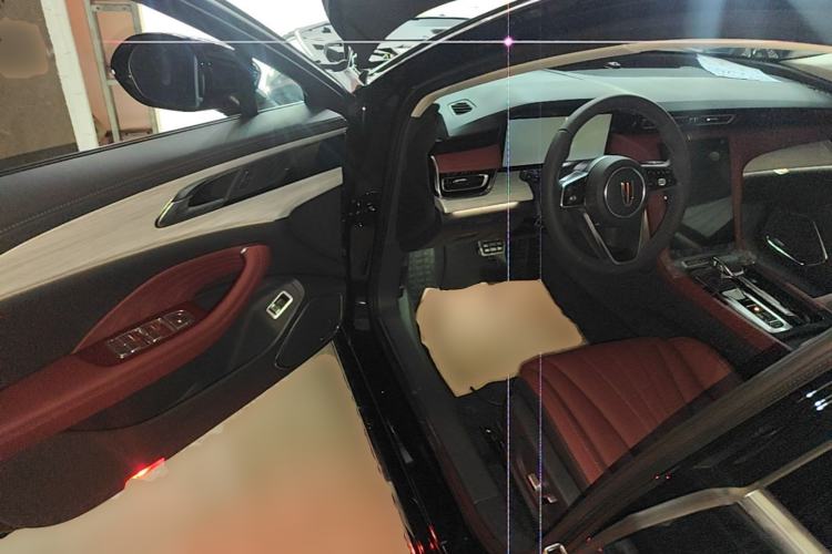 Used Hongqi H5 2025 2.0T Automatic Flag Edition – 500 000 Units Commemorative Version Driver Seat