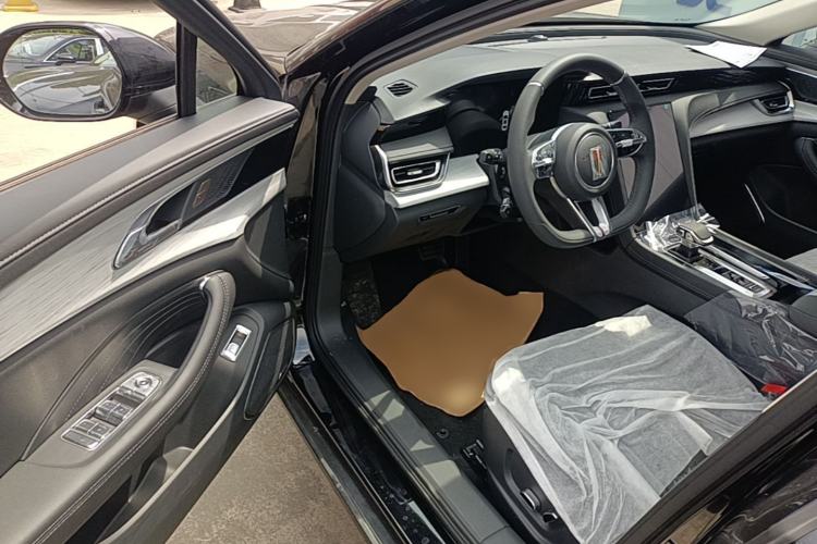 Used Hongqi H5 2025 2.0T Automatic Xuan Ying Edition Driver Seat