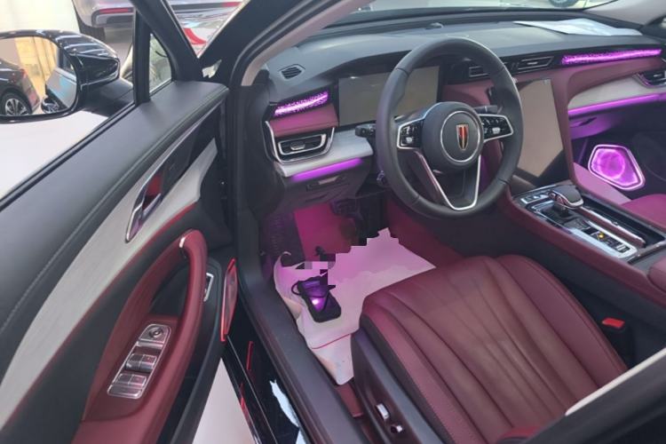 Used Hongqi H5 2025 2.0T Automatic Flag Edition – 500 000 Units Commemorative Version Driver Seat
