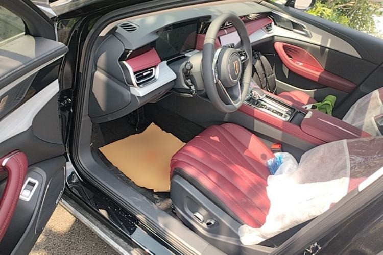 Used Hongqi H5 2025 2.0T Automatic Flag Edition – 500 000 Units Commemorative Version Driver Seat