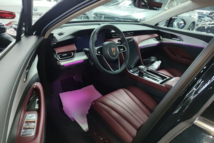 Used Hongqi H5 2025 2.0T Automatic Flag Edition – 500 000 Units Commemorative Version Driver Seat