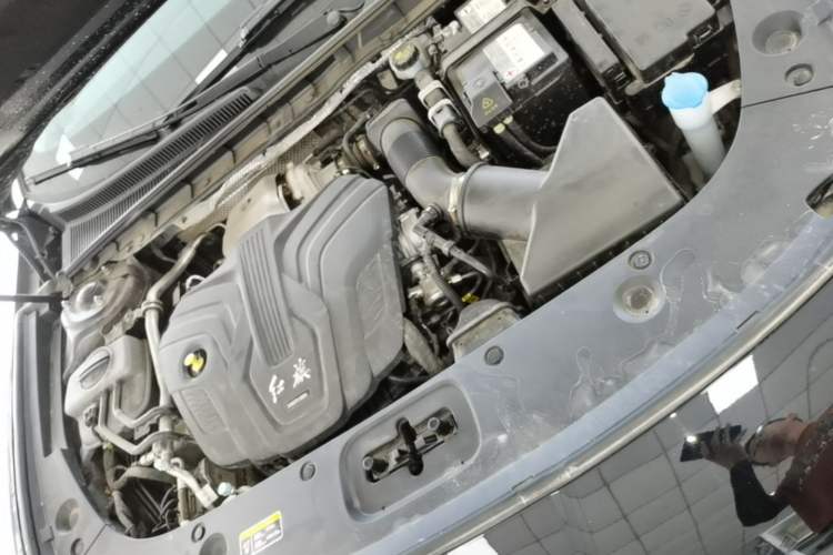 Used Hongqi H5 2025 2.0T Automatic Flag Edition – 500 000 Units Commemorative Version Engine Bay