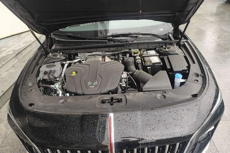 Used Hongqi H5 2025 2.0T Automatic Flag Edition – 500 000 Units Commemorative Version Engine Bay