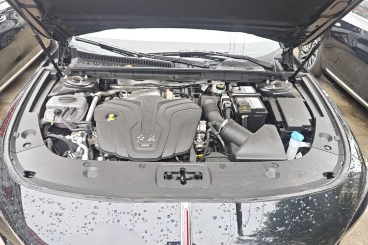 Used Hongqi H5 2025 2.0T Automatic Flag Edition – 500 000 Units Commemorative Version Engine Bay