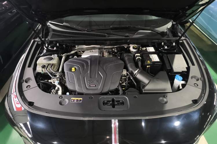 Used Hongqi H5 2025 2.0T Automatic Flag Edition – 500 000 Units Commemorative Version Engine Bay