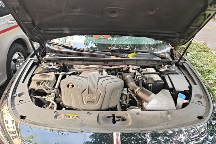 Used Hongqi H5 2025 2.0T Automatic Flag Edition – 500 000 Units Commemorative Version Engine Bay