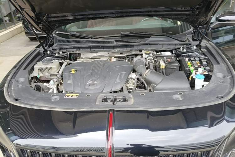 Used Hongqi H5 2025 2.0T Automatic Xuan Ying Edition Engine Bay