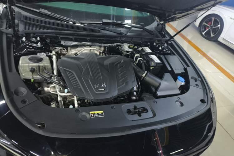 Used Hongqi H5 2025 1.5T DCT Xuan Ying Edition Engine Bay