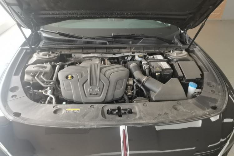 Used Hongqi H5 2025 2.0T Automatic Flag Edition – 500 000 Units Commemorative Version Engine Bay