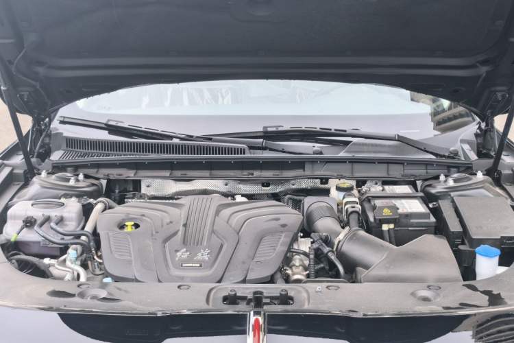 Used Hongqi H5 2025 2.0T Automatic Flag Edition – 500 000 Units Commemorative Version Engine Bay