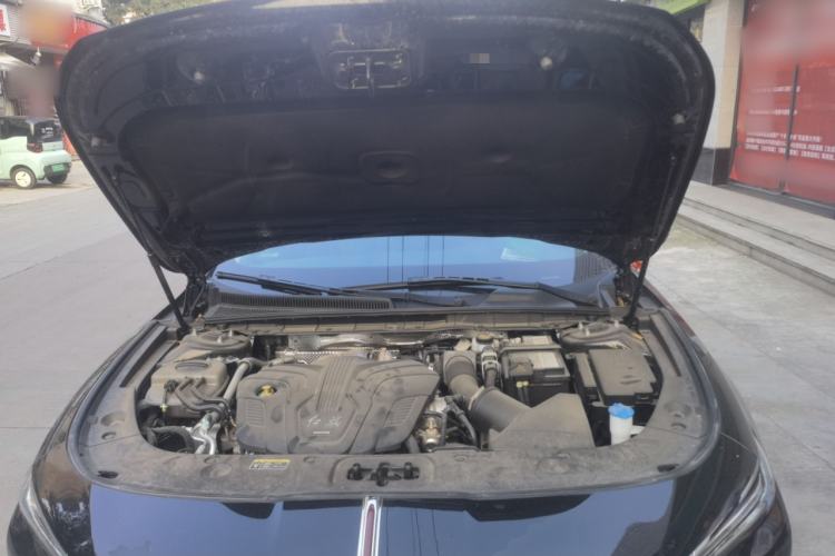 Used Hongqi H5 2025 2.0T Automatic Flag Edition – 500 000 Units Commemorative Version Engine Bay