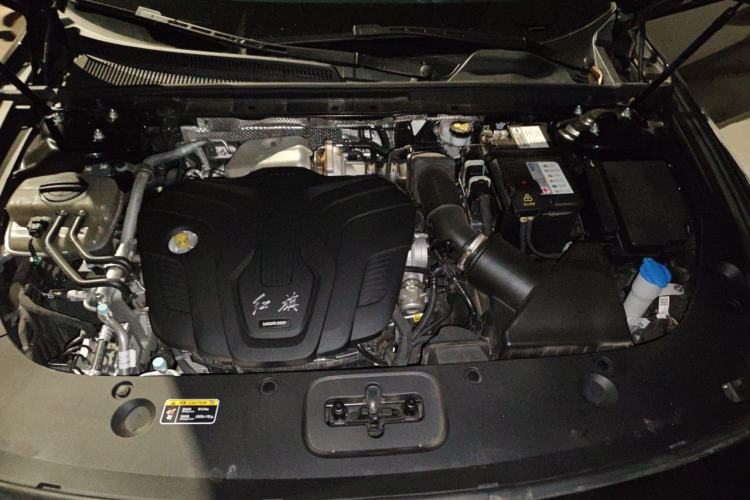 Used Hongqi H5 2025 2.0T Automatic Flag Edition – 500 000 Units Commemorative Version Engine Bay