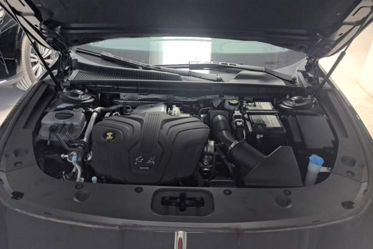 Used Hongqi H5 2025 2.0T Automatic Flag Edition – 500 000 Units Commemorative Version Engine Bay