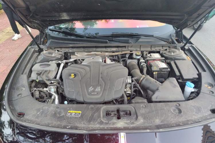 Used Hongqi H5 2025 2.0T Automatic Flag Edition – 500 000 Units Commemorative Version Engine Bay