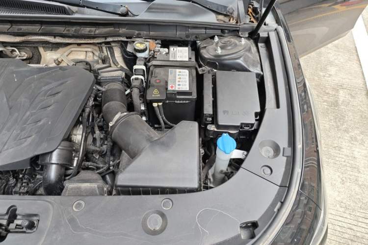 Used Hongqi H5 2025 1.5T DCT Qiyun 500 000th Unit Commemorative Edition Engine Bay Left