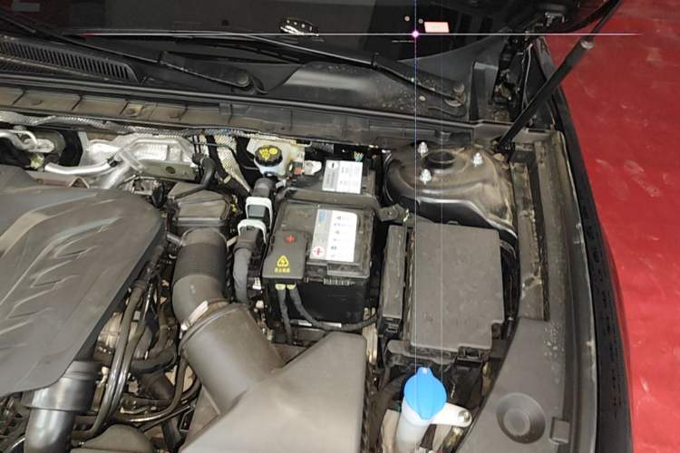 Used Hongqi H5 2025 1.5T DCT Xuan Ying Edition Engine Bay Left