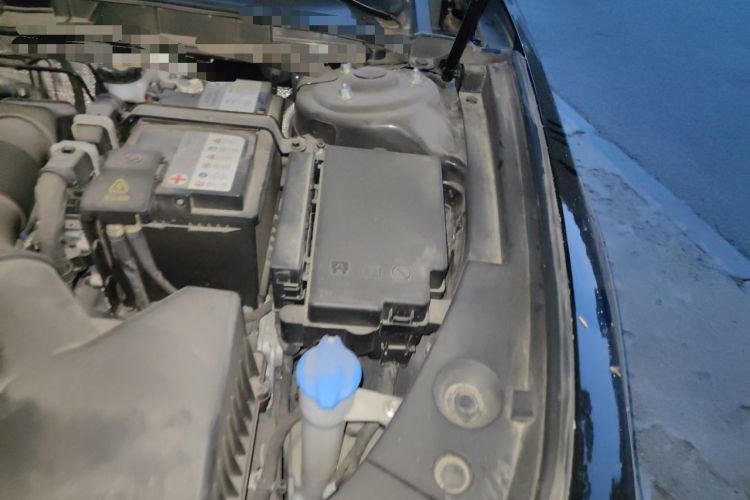 Used Hongqi H5 2025 2.0T Automatic Flagship 500 000th Unit Anniversary Edition Engine Bay Left