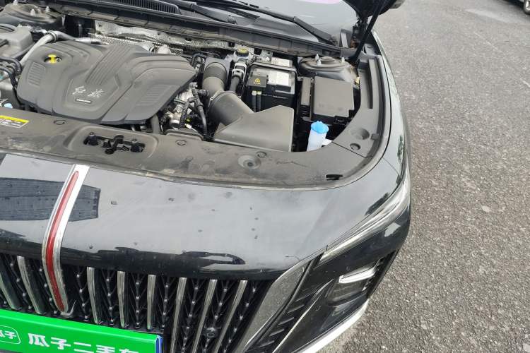 Used Hongqi H5 2025 2.0T Automatic Flag Edition – 500 000 Units Commemorative Version Engine Bay Left