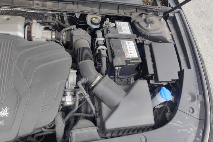 Used Hongqi H5 2025 2.0T Automatic Xuan Ying Edition Engine Bay Left