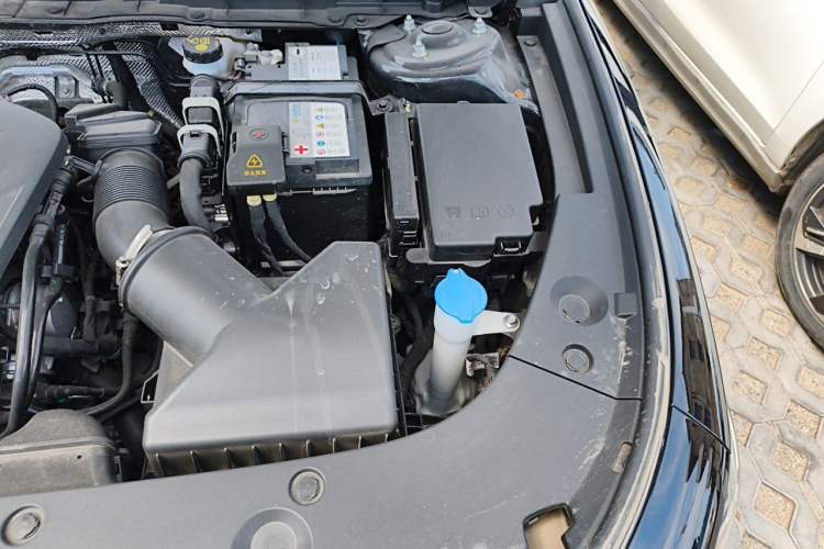 Used Hongqi H5 2025 1.5T DCT Qiyun 500 000th Unit Commemorative Edition Engine Bay Left