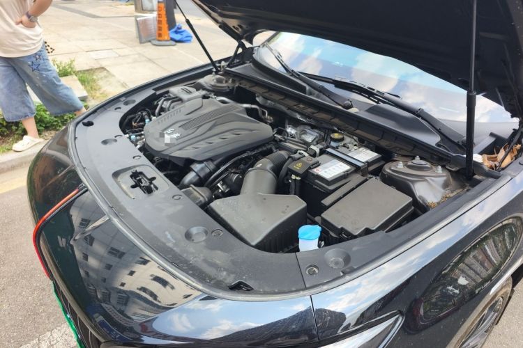 Used Hongqi H5 2025 1.5T DCT Xuan Ying Edition Engine Bay Left