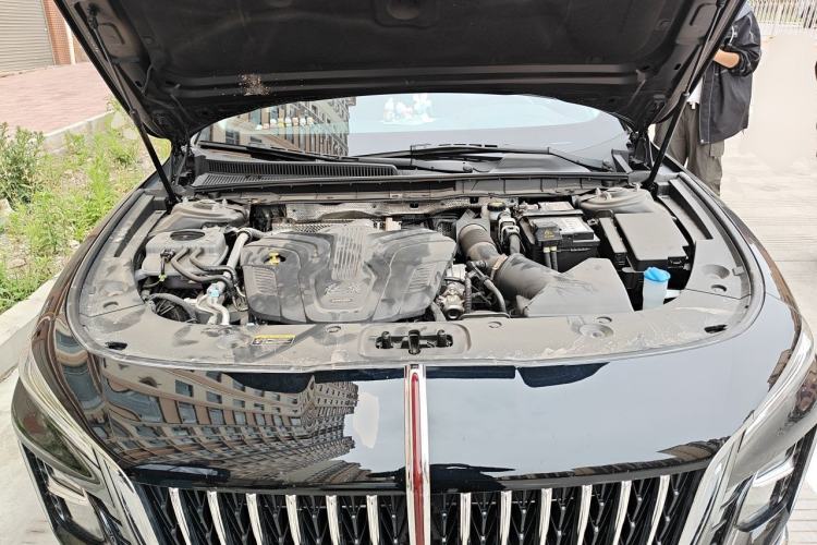 Used Hongqi H5 2025 2.0T Automatic Flag Edition – 500 000 Units Commemorative Version Engine Bay